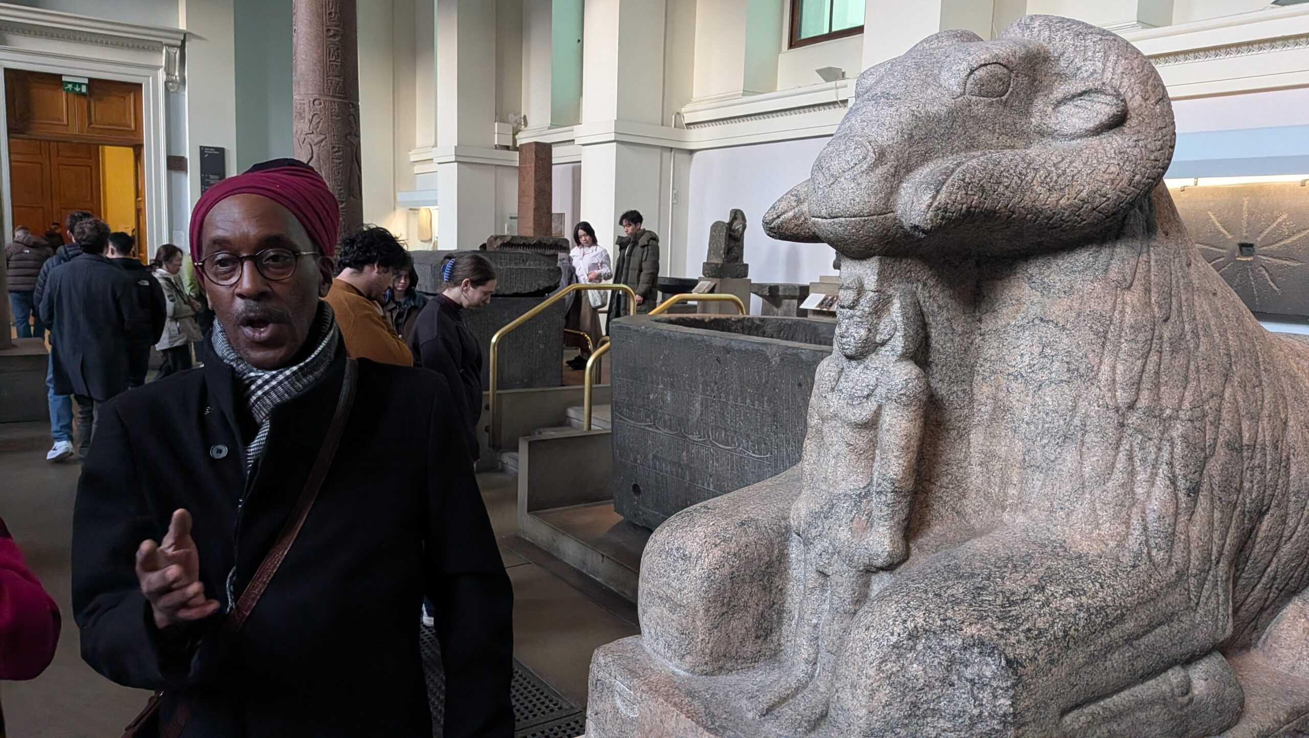 danny thompson speaking at his tour of the british museum - UWM Post